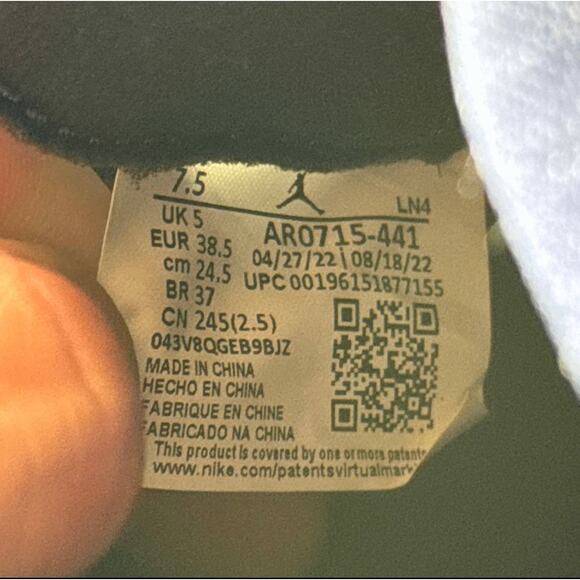 Size 7.5 - Wmns Air Jordan 11 Retro Midnight Navy Velvet Women's ShoesShips Now - Picture 7 of 12